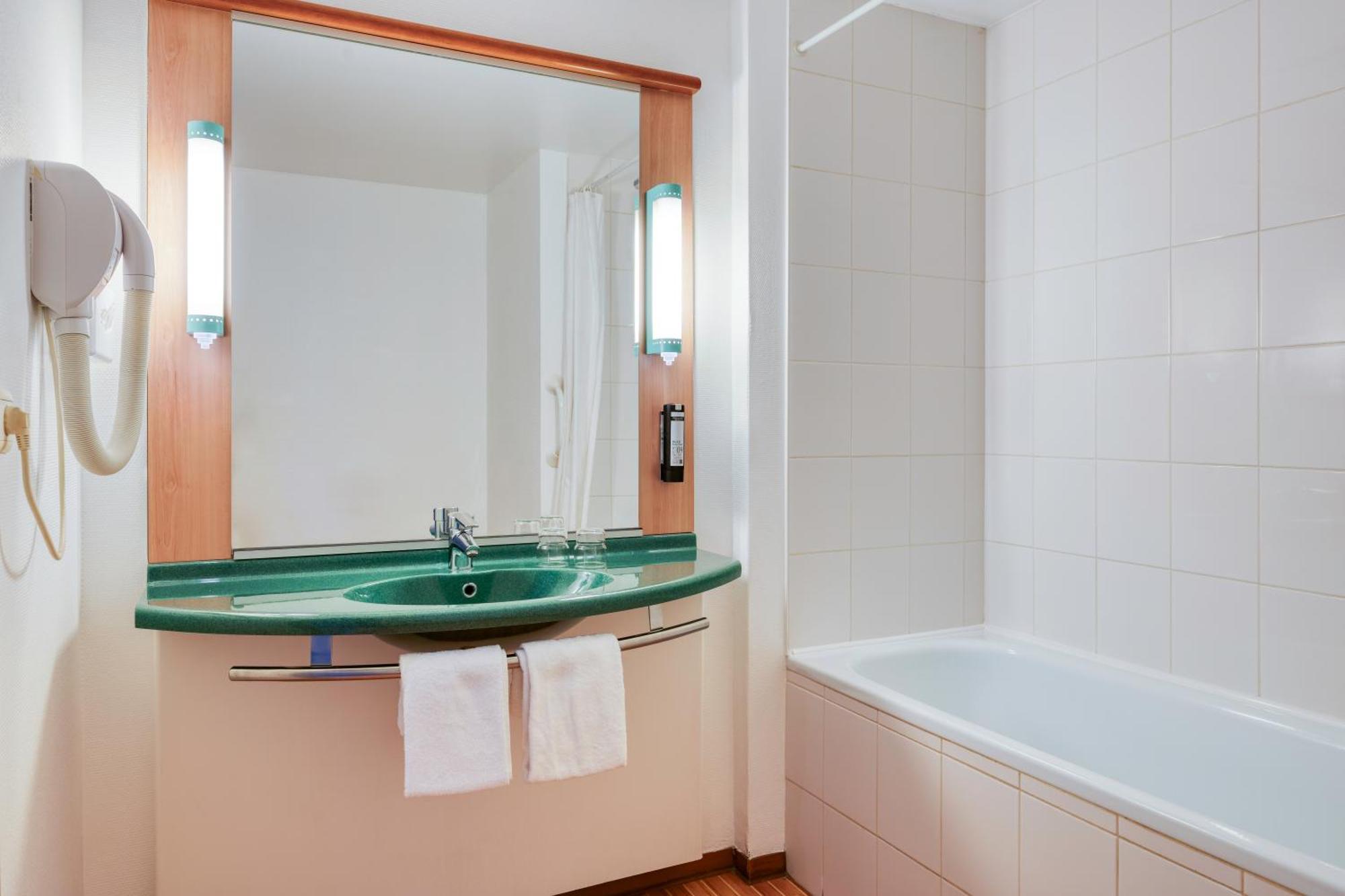 B&B Hotel Mons Gare Exteriér fotografie